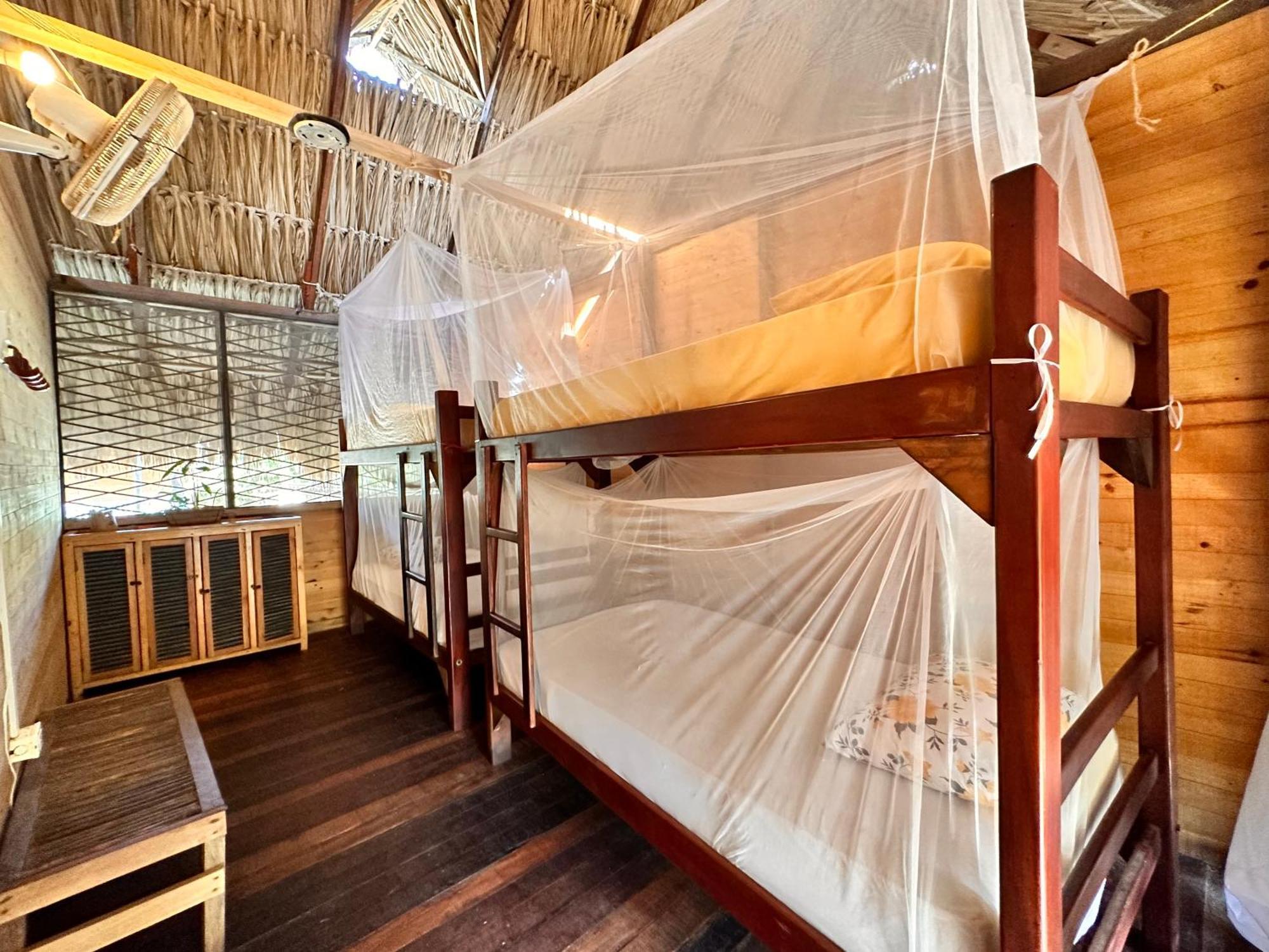 Bella Flor Hostel Palomino Eksteriør bilde
